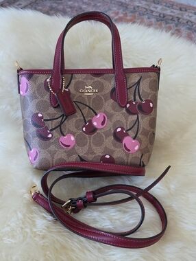 Adorable NWT Coach City Mini Signature Cherry Tote Bag ❤️🍒🤎